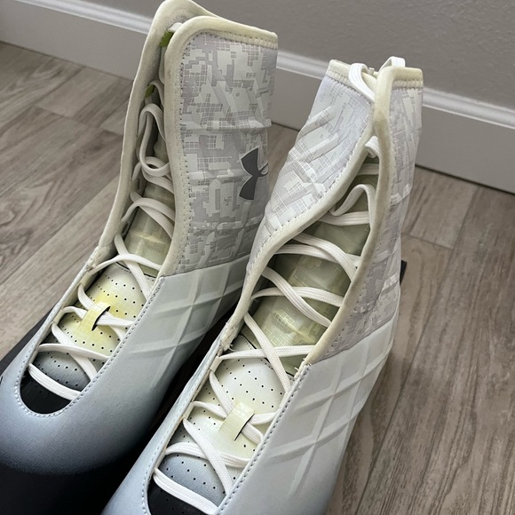 Under Armour Men's Highlight MC Football Cleat Size 14 - Picture 3 of 6